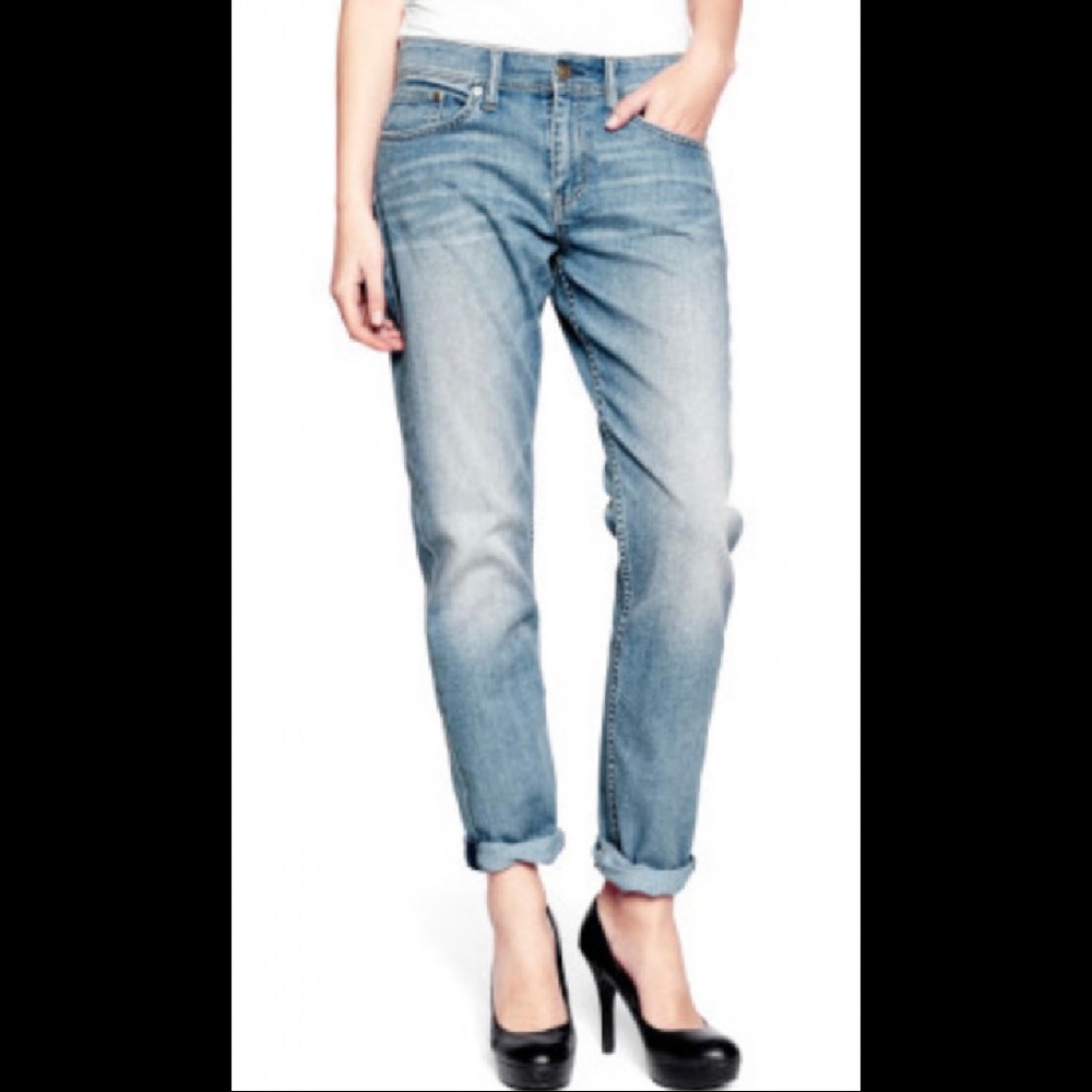 Low Waist Tapered Leg Boyfriend Jeans
